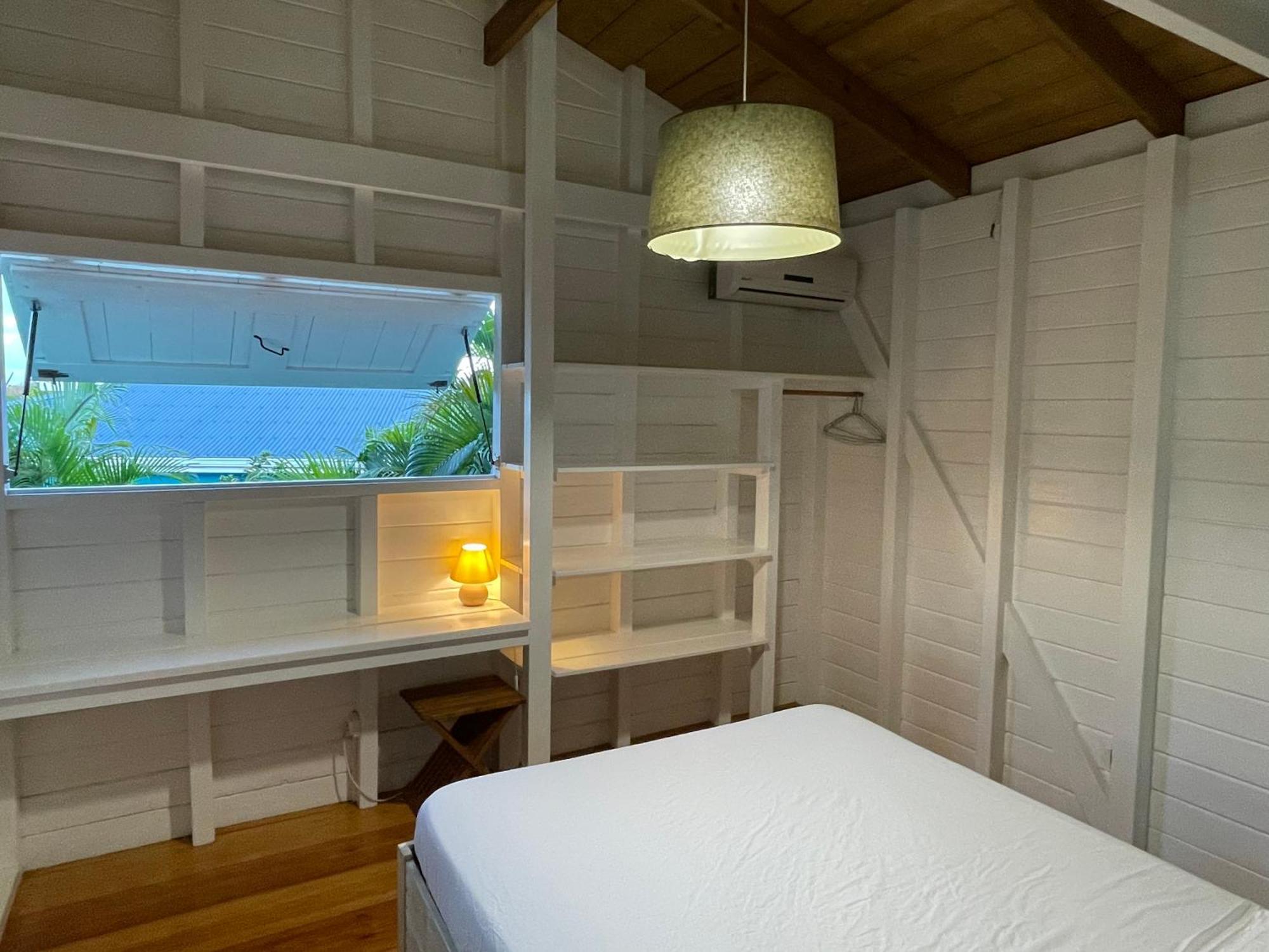 Charmant Bungalow Avec Petite Piscine Privee Riviere-Salee Exterior foto
